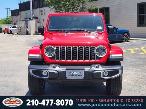 Used 2025 Jeep Wrangler Unlimited Sahara AWD/4WD image 8