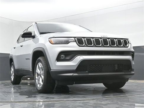 New 2026 Jeep Compass Latitude image 44