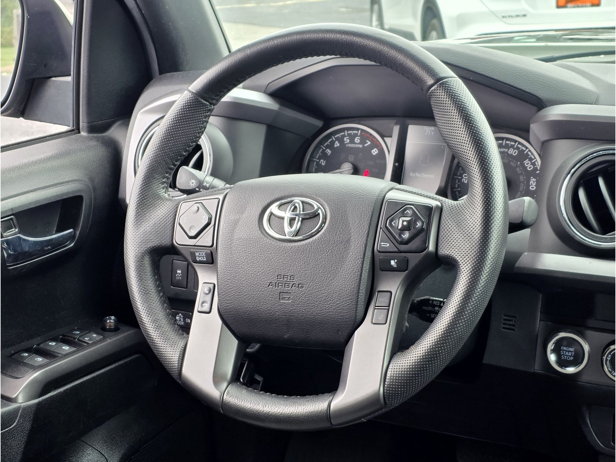 Used 2021 Toyota Tacoma TRD Off-Road w/ Technology Package AWD/4WD image 29