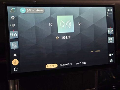 New 2025 Land Rover Range Rover Long Wheelbase SE image 30