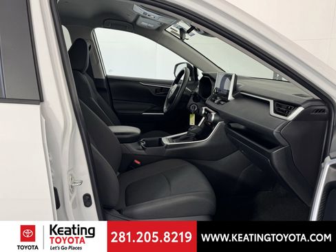 Certified 2025 Toyota RAV4 LE FWD image 22