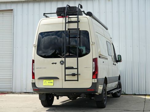 Used 2020 Mercedes-Benz Sprinter 2500 w/ Premium Plus Package image 5