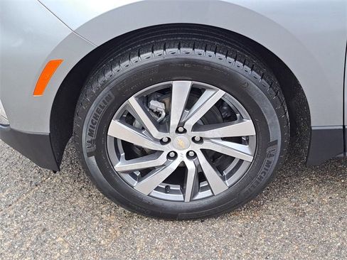 Used 2023 Chevrolet Equinox Premier image 9