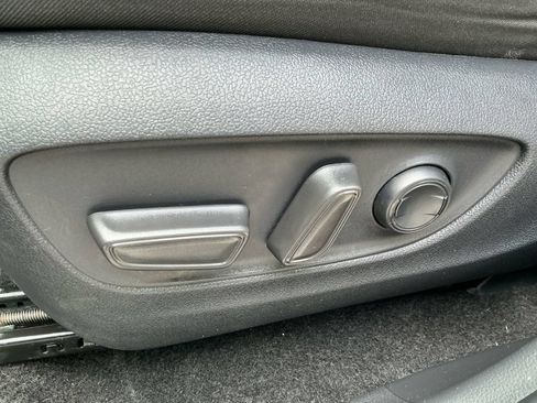Used 2025 Toyota RAV4 XLE AWD/4WD image 25