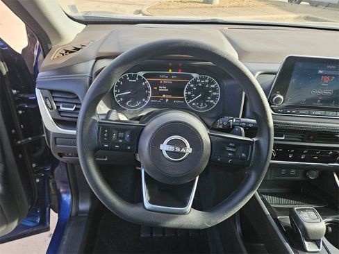 Used 2023 Nissan Rogue S image 17