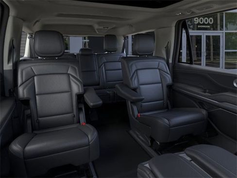 New 2025 Lincoln Navigator L Reserve image 11