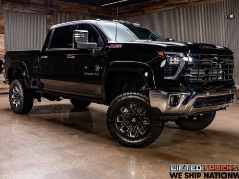 Used 2024 Chevrolet Silverado 2500 LTZ w/ LTZ Convenience Package image 1