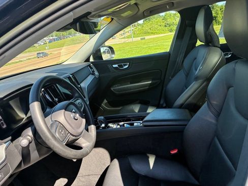 Used 2023 Volvo XC60 B5 Core AWD/4WD image 27