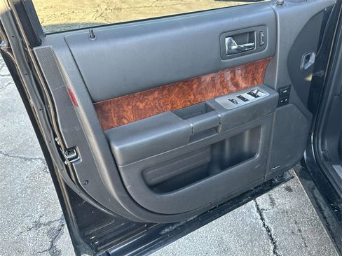 Used 2011 Ford Flex Limited w/ Rapid Spec Order Code image 19