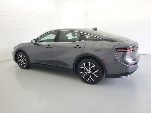 Used 2023 Toyota Crown Limited image 7