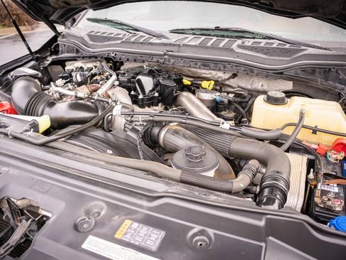 Used 2019 Ford F250 Platinum w/ Platinum Ultimate Package AWD/4WD image 39