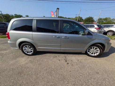 Used 2019 Dodge Grand Caravan SXT FWD image 7