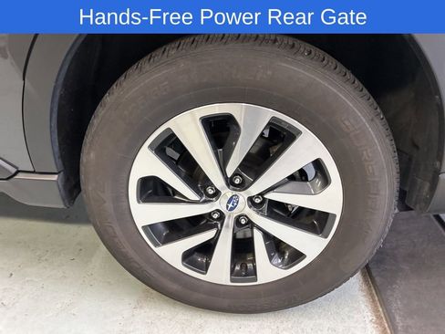 Used 2024 Subaru Outback Premium image 7