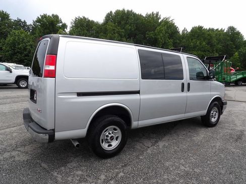 Used 2023 GMC Savana 2500 w/ Driver Convenience Package RWD image 8