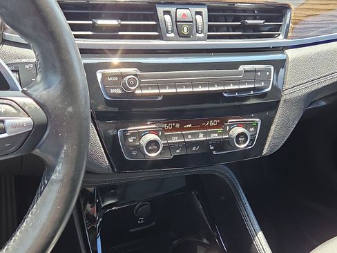 Used 2022 BMW X1 xDrive28i w/ M Sport Package AWD/4WD image 19