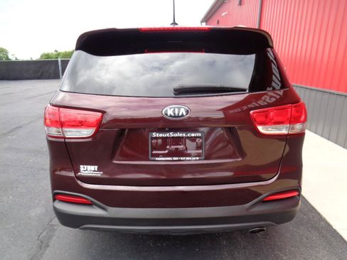 Used 2018 Kia Sorento FWD V6 image 6