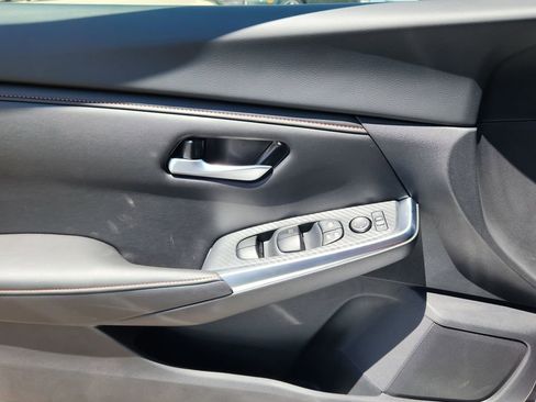 New 2025 Nissan Sentra SR w/ Midnight Edition image 8