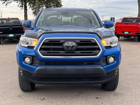 Used 2018 Toyota Tacoma SR5 image 3