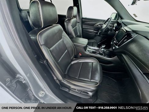 Used 2024 Chevrolet Traverse Premier w/ Redline Edition AWD/4WD image 31