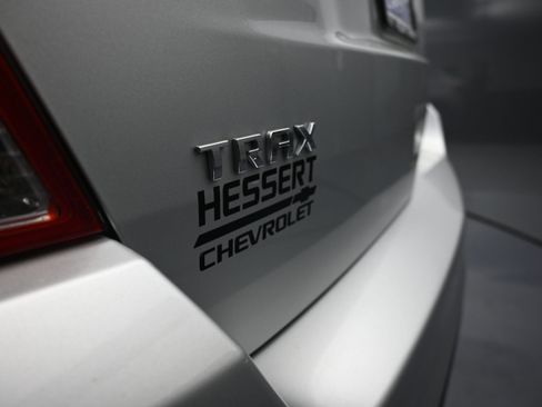 Used 2020 Chevrolet Trax LS FWD image 29