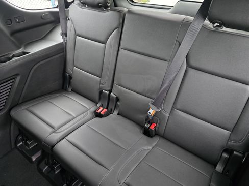 Used 2023 Chevrolet Tahoe Z71 w/ Off-Road Capability Package image 21