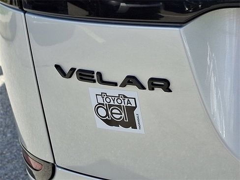 Used 2025 Land Rover Range Rover Velar Dynamic SE image 29