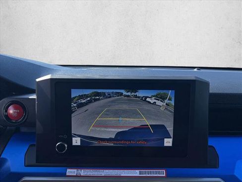 Certified 2025 Toyota Tacoma TRD Off-Road AWD/4WD image 15