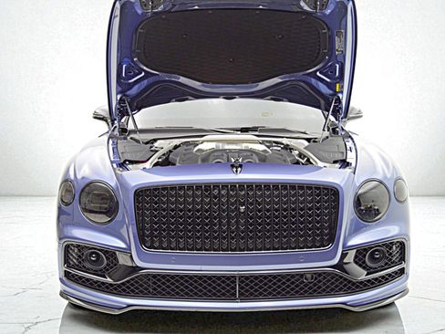 Used 2023 Bentley Flying Spur V8 image 22