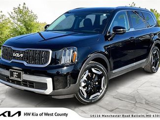 Used 2023 Kia Telluride EX w/ EX Captain's Chair Package video 1