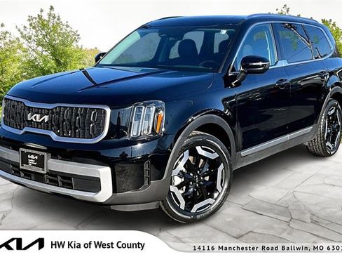 Used 2023 Kia Telluride EX w/ EX Captain's Chair Package image 1