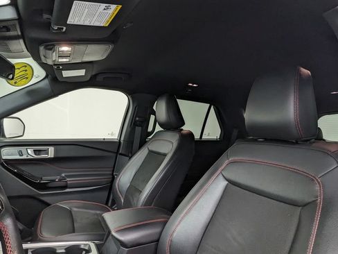 Certified 2023 Ford Explorer ST-Line AWD/4WD image 3