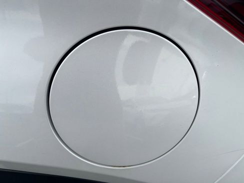 Used 2018 Nissan Kicks SR w/ Exterior Package FWD image 18