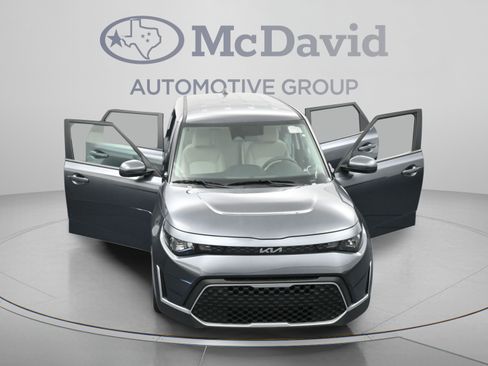 Used 2025 Kia Soul LX w/ LX Technology Package FWD image 42