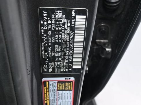 Used 2024 Genesis GV80 2.5T AWD/4WD image 18