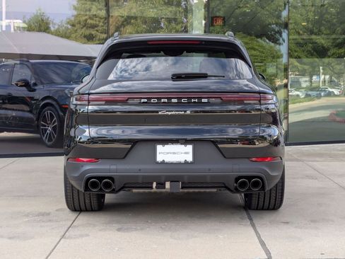 New 2026 Porsche Cayenne S image 10