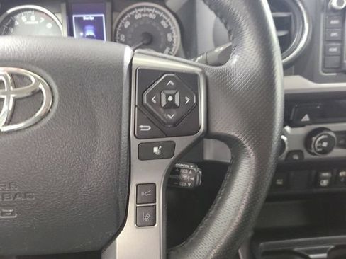 Certified 2018 Toyota Tacoma SR5 AWD/4WD image 26