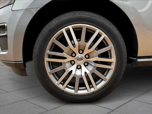 Used 2024 Ford Expedition Max Limited image 11