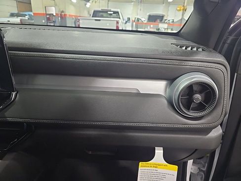 New 2024 Chevrolet Colorado LT w/ LT Convenience Package III image 4