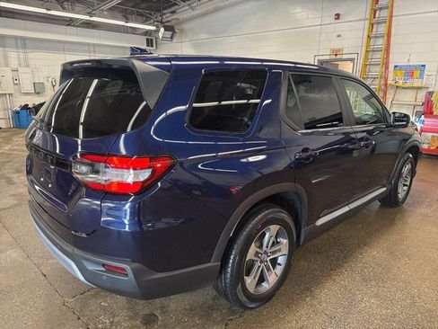 Used 2025 Honda Pilot EX-L image 6