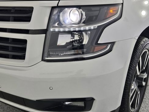 Used 2019 Chevrolet Suburban Premier image 10