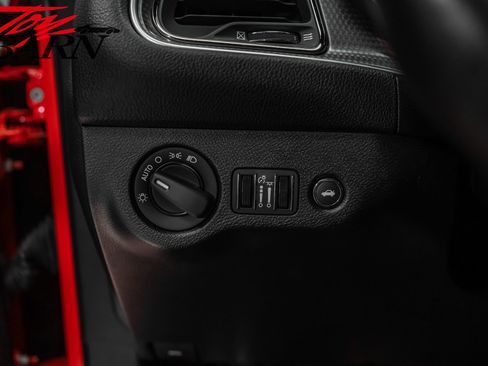 Used 2017 Dodge Challenger SRT Hellcat image 29