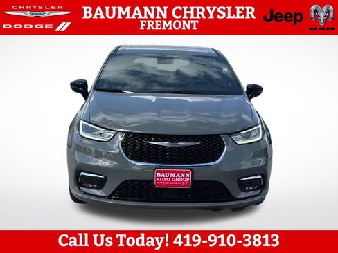 Used 2025 Chrysler Pacifica Select FWD image 8