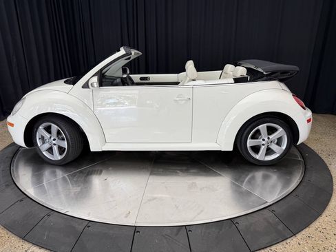 Used 2007 Volkswagen Beetle Triple White Edition FWD image 4