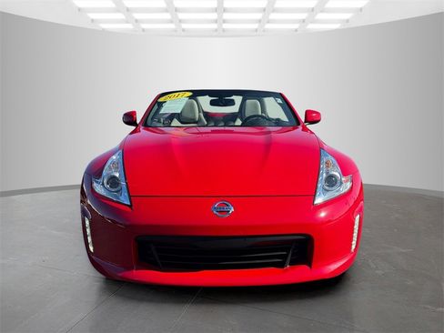 Used 2017 Nissan 370Z Touring Sport image 3