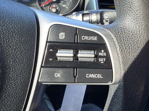Used 2019 Kia Sorento L FWD image 11