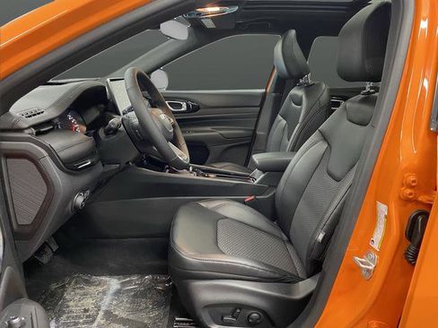 New 2026 Jeep Compass Latitude w/ Sun and Sound Group image 4