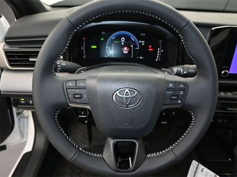 New 2026 Toyota Camry SE image 5