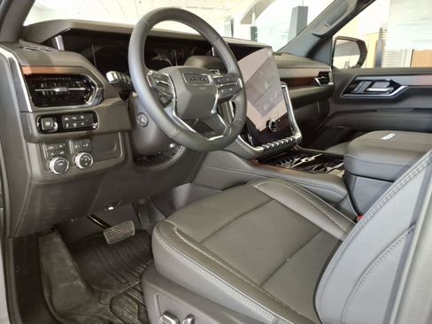 New 2025 GMC Yukon XL Denali w/ Sun & Power Step Package image 13