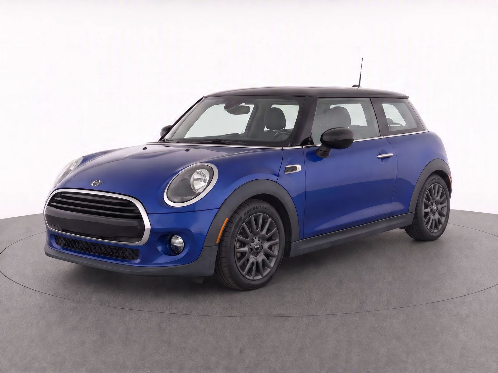 Used 2019 MINI Cooper 2-Door Hardtop w/ Storage Package FWD image 2