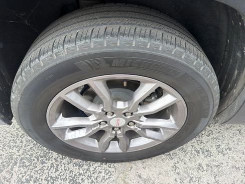 Used 2023 GMC Terrain SLT FWD image 12